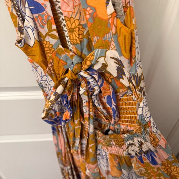 Petal + Pup Newell Maxi Dress Size Small - Picture 3 of 8